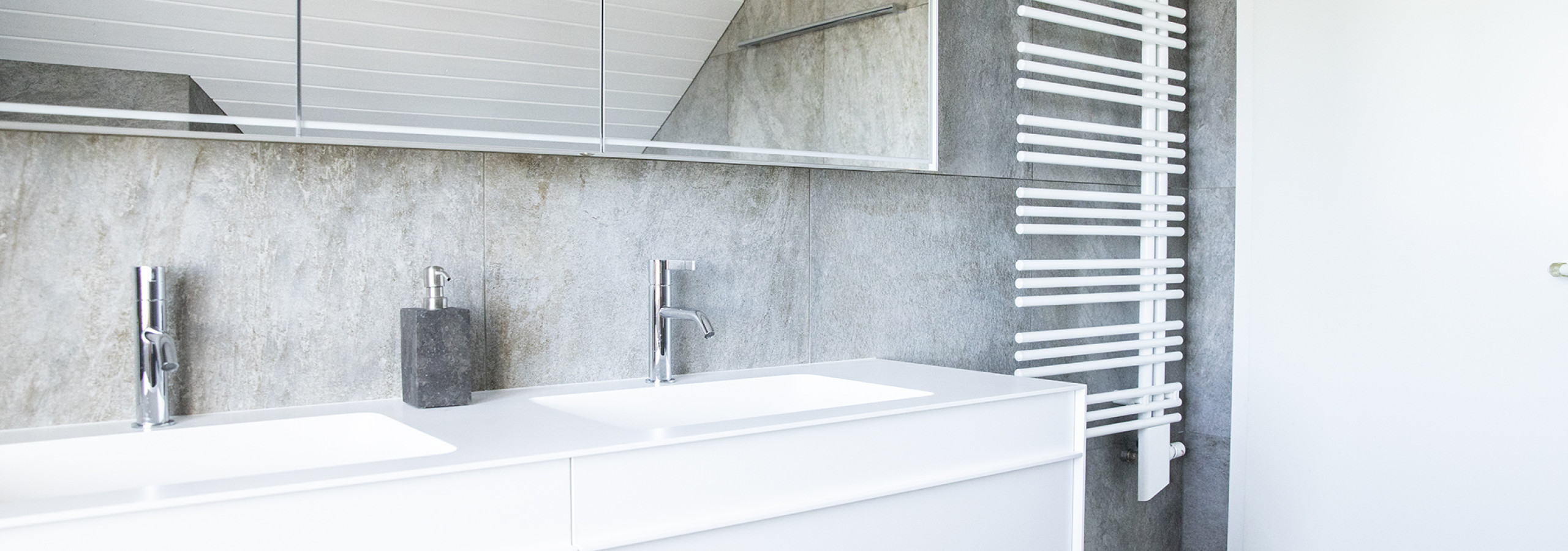 Bereich Waschtisch-Unterbau